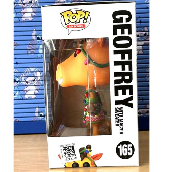 FUNKO POP! AD ICONS TOYS R US GEOFFREY Macys Holiday Sweater EXCLUSIVE #165 RARE - Picture 2 of 5